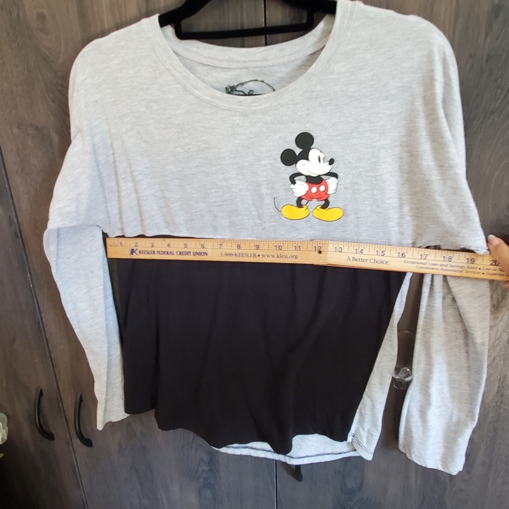 Disney Brand Mickey Mouse Graphic Long Sleeve Tee Shirt Top Size S Great - Picture 7 of 10
